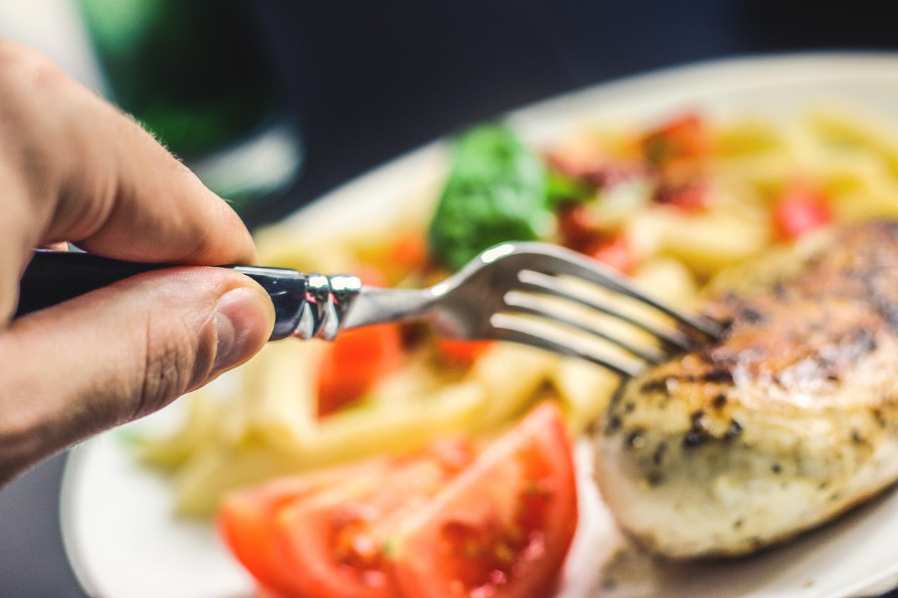 Cansada de dietas? 5 sinais de que você precisa de uma nutricionista para mudar de estilo de vida